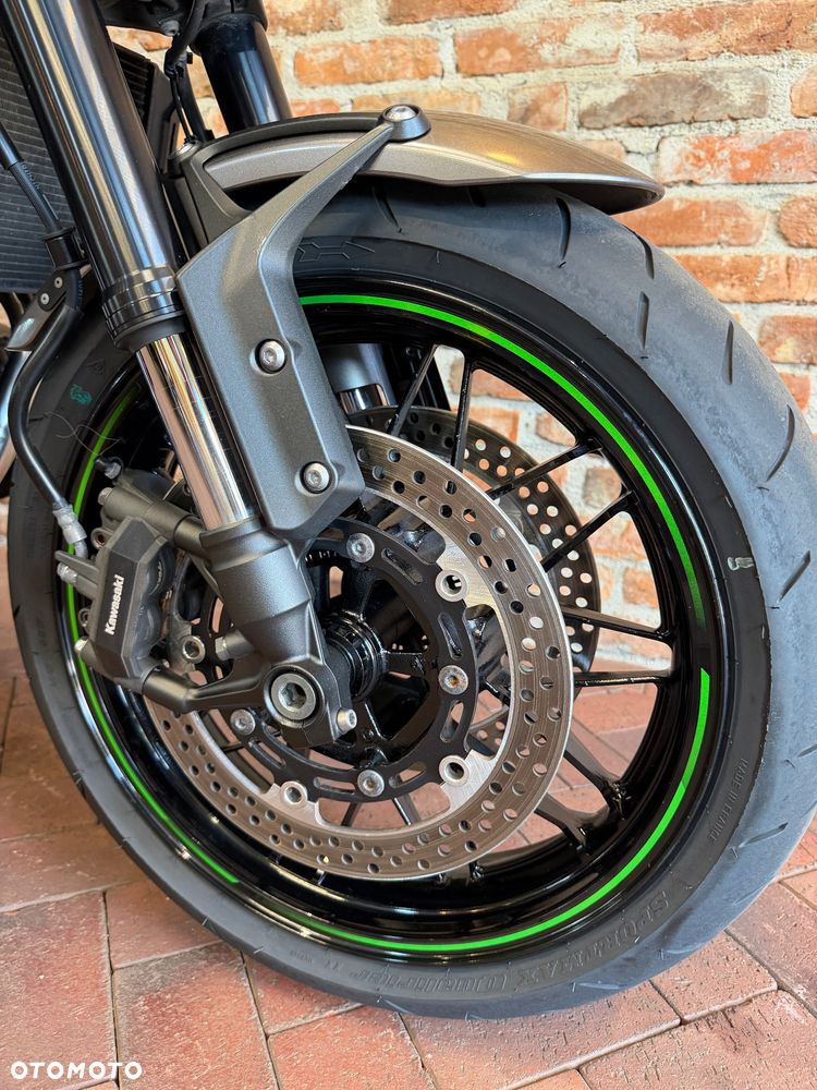 Kawasaki Z 900 RS - 32