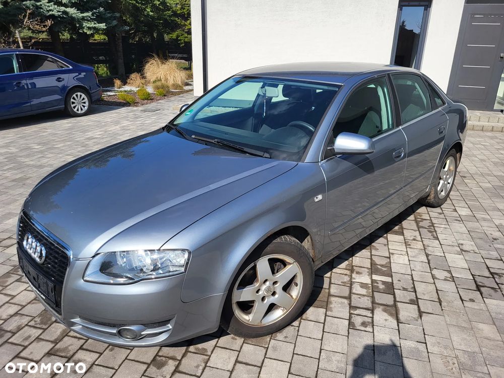 Audi A4 Limousine - 4