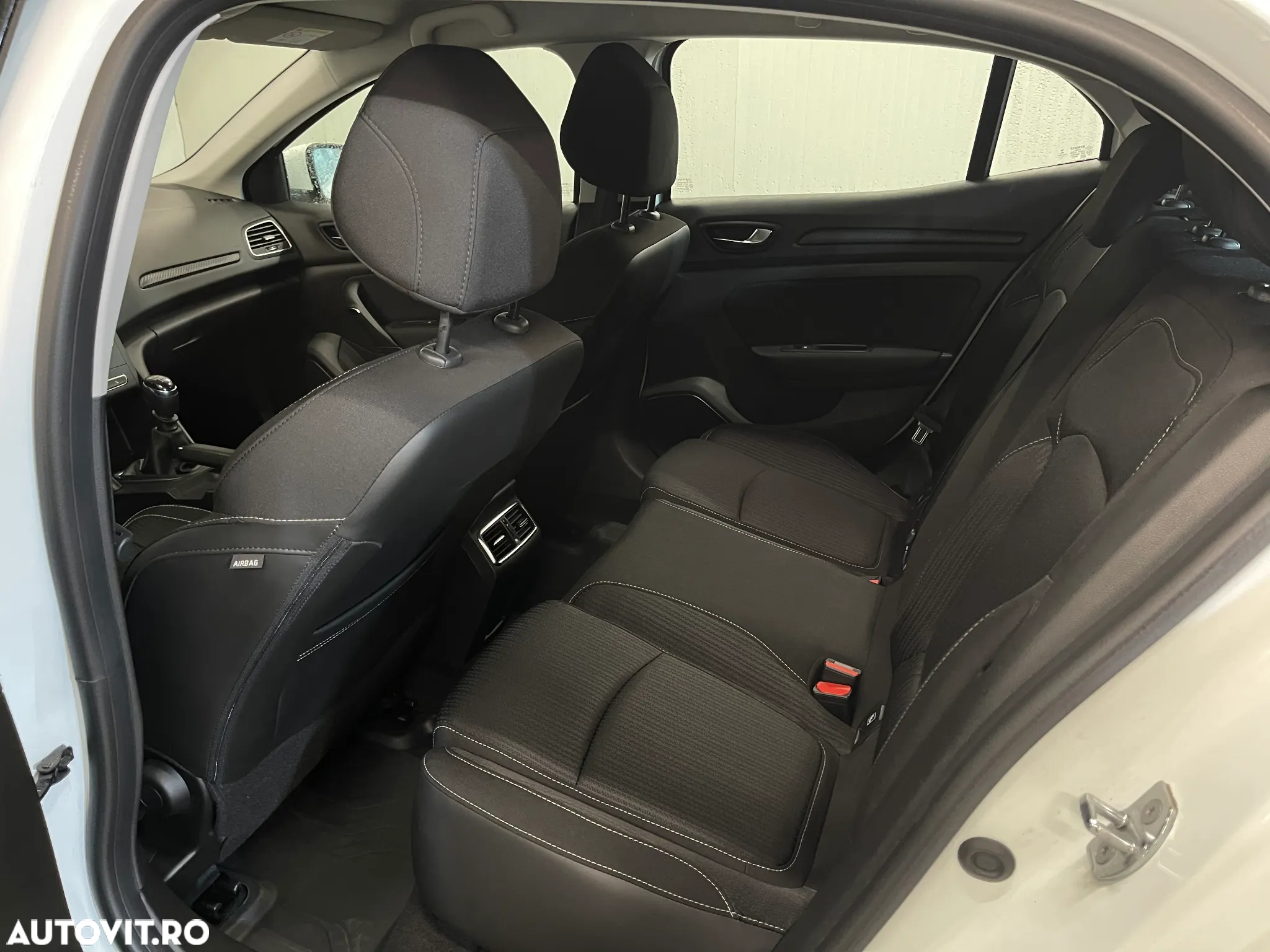 Renault Megane Blue dCi 116 Zen - 11