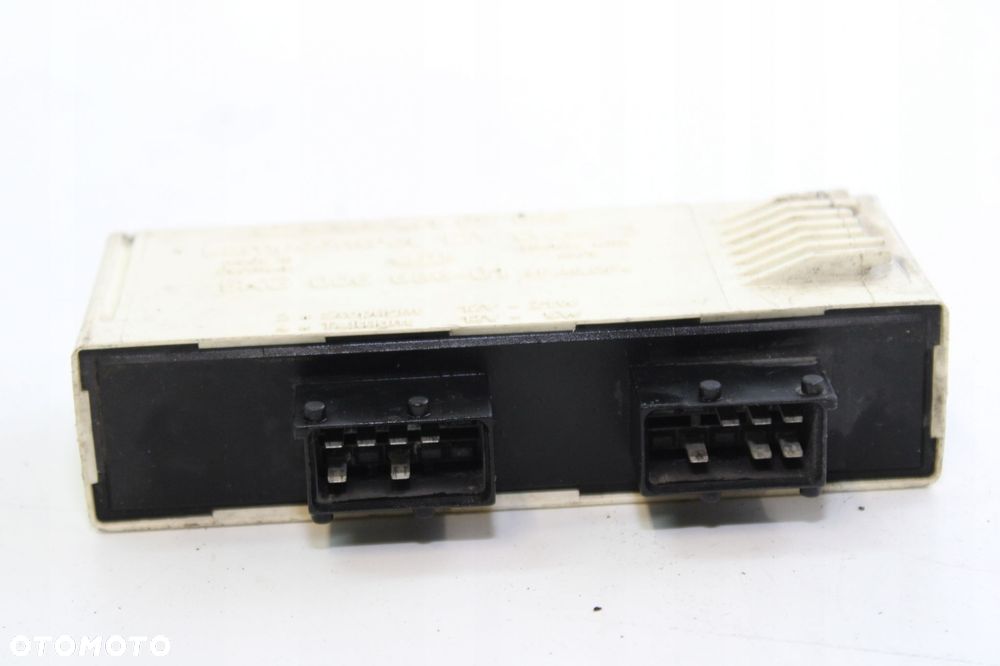 STEROWNIk MODUŁ ŚWIATEŁ TYŁ SAAB 9000 4109096 - 2