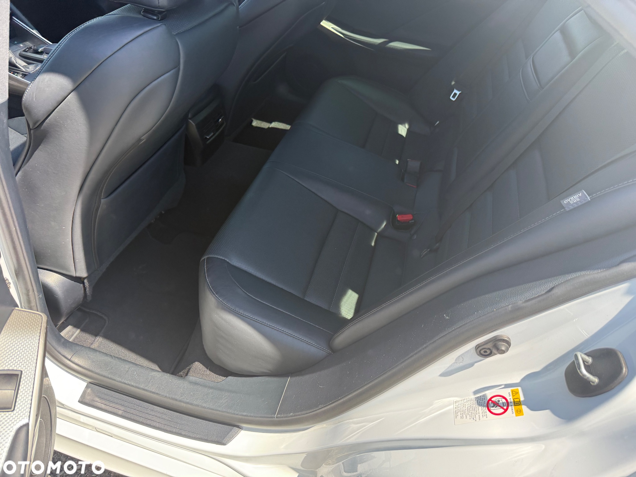 Lexus IS 200t / 300 F Sport - 34