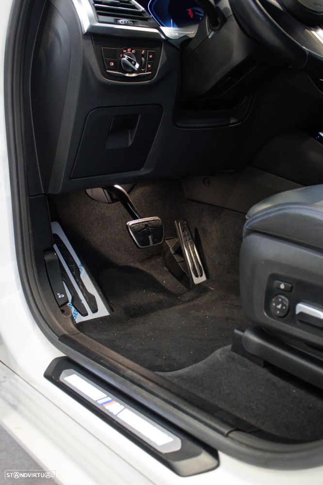 BMW iX3 M Sport Impressive - 17