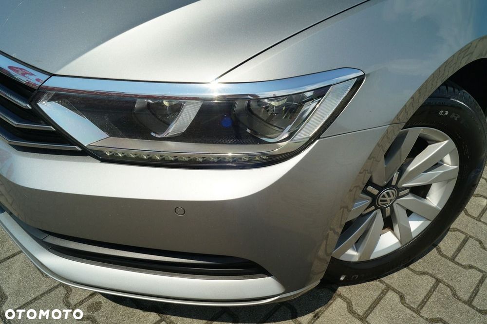 Volkswagen Passat - 2