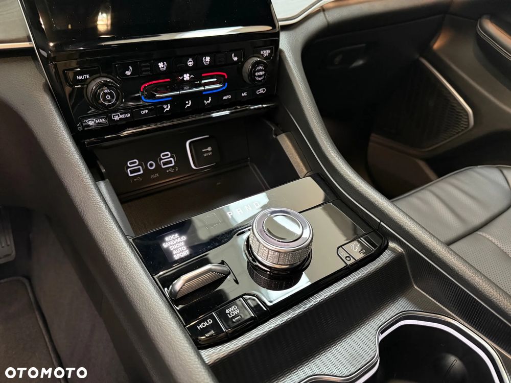 Jeep Grand Cherokee - 13