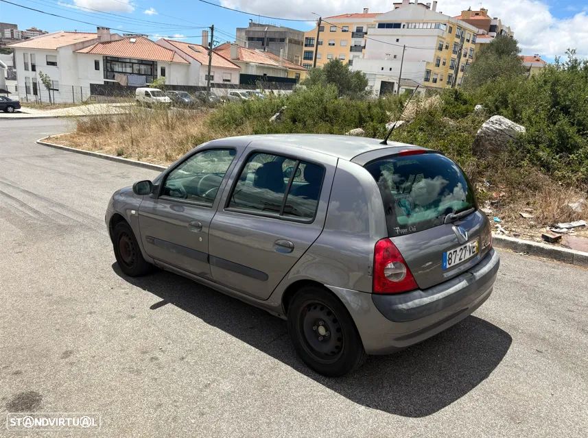 Renault Clio 1.2 16V Confort Authentique - 9