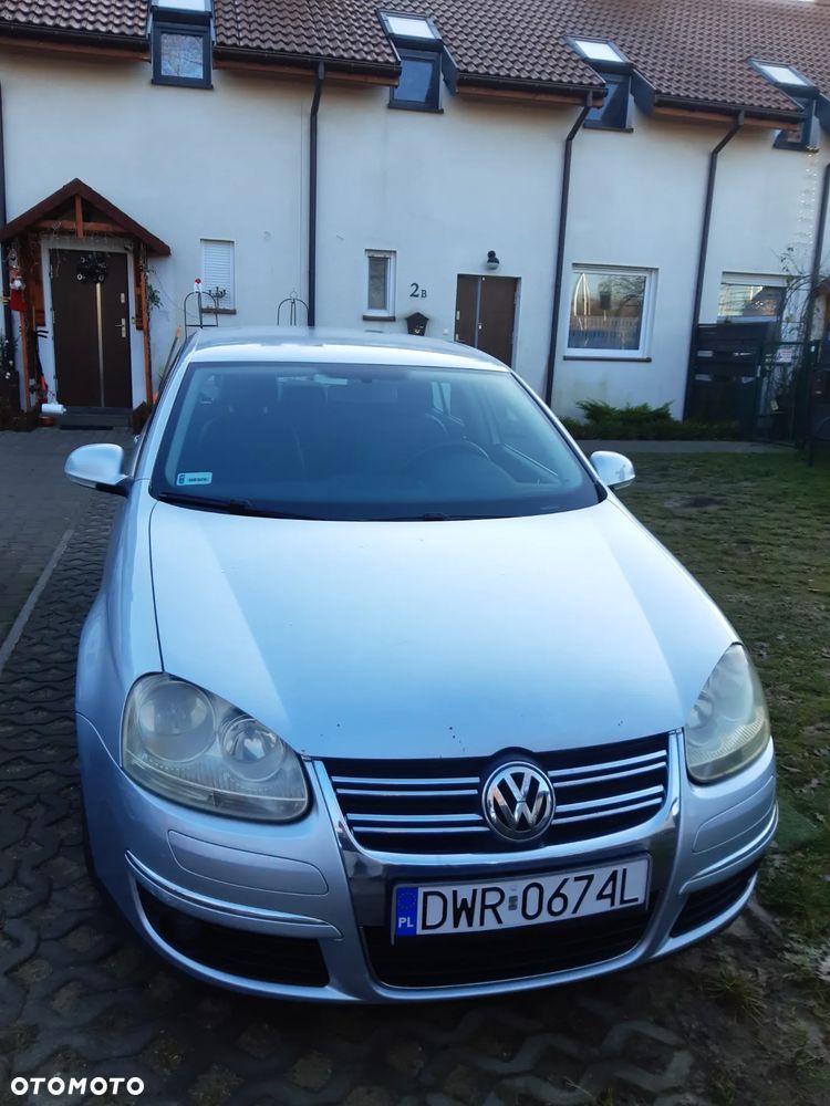 Volkswagen Jetta 2.0 TDI Comfortline - 2