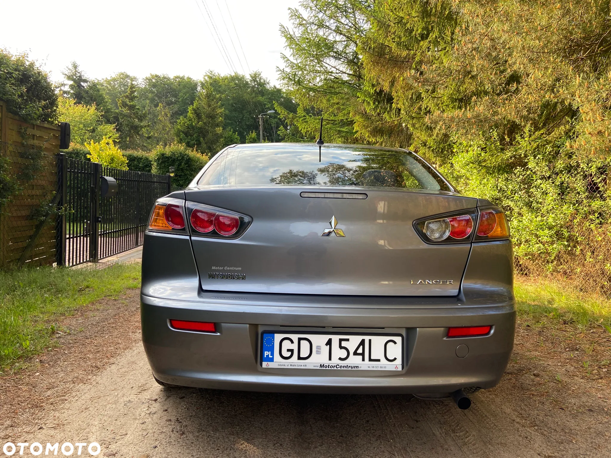 Mitsubishi Lancer 1.6 Invite - 2