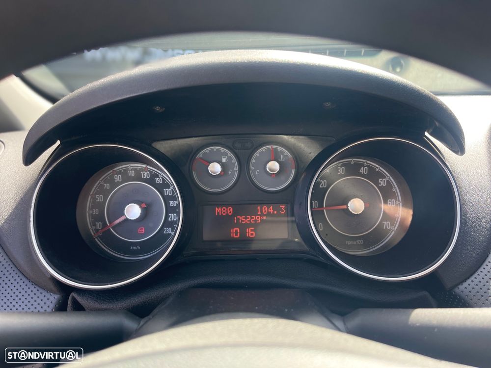 Fiat Punto 1.3 M-Jet Lounge S&S - 15