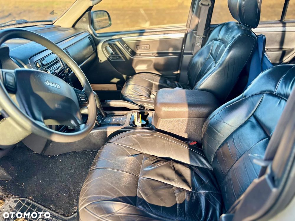 Jeep Grand Cherokee 4.0 Laredo - 12