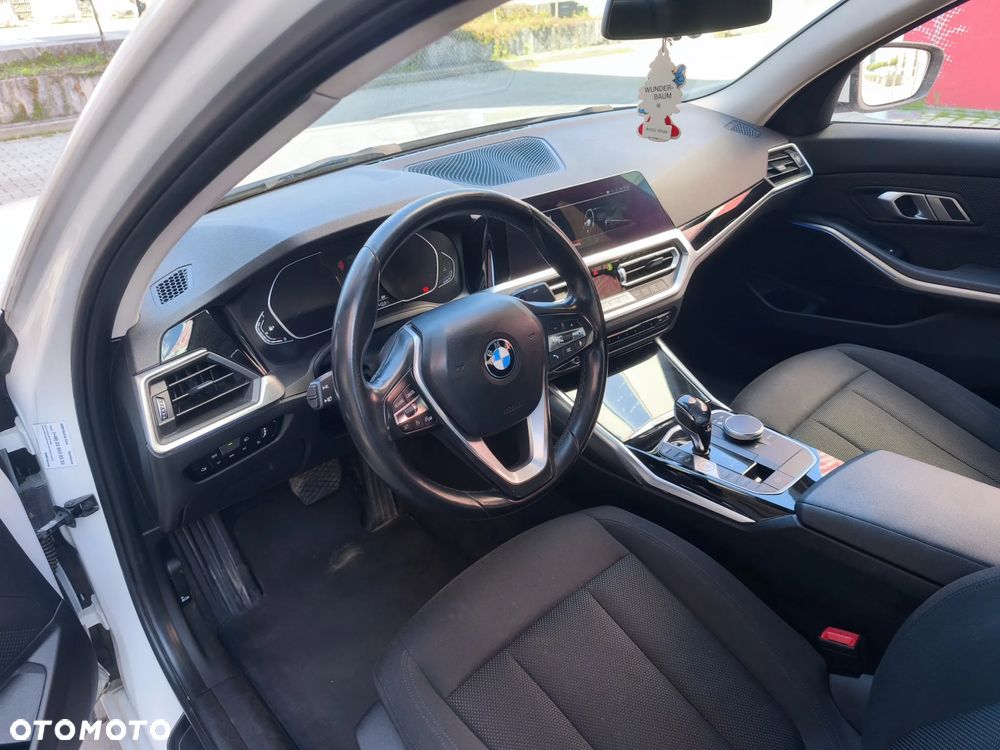 BMW Seria 3 318i Advantage - 9