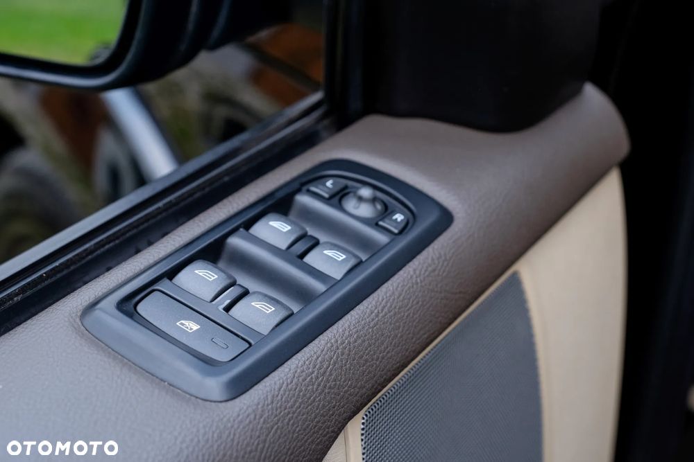 Land Rover Discovery 3.0 SD V6 SE - 15