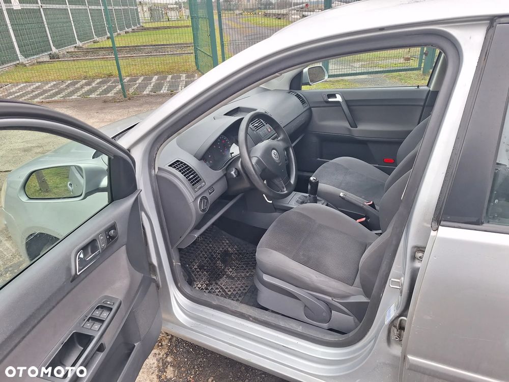 Volkswagen Polo 1.4 16V Trendline - 9