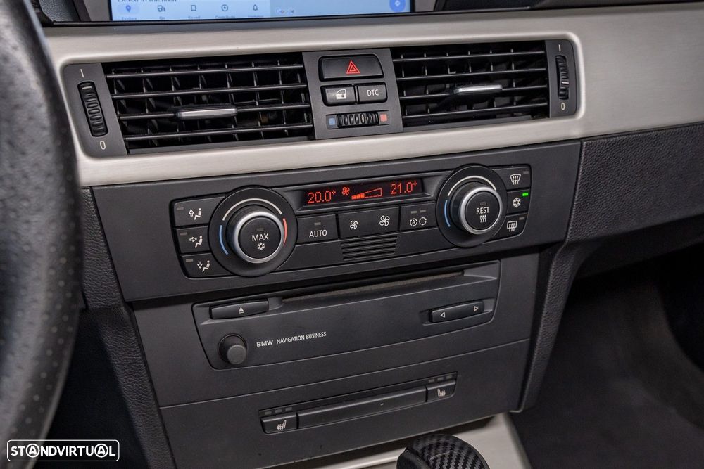 BMW 320 d DPF Touring Aut. Edition Fleet Sport - 25