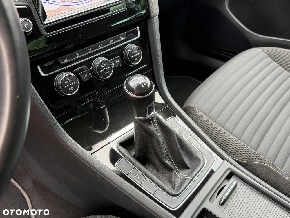 Volkswagen Golf 1.4 TSI BlueMotion Technology Cup - 23