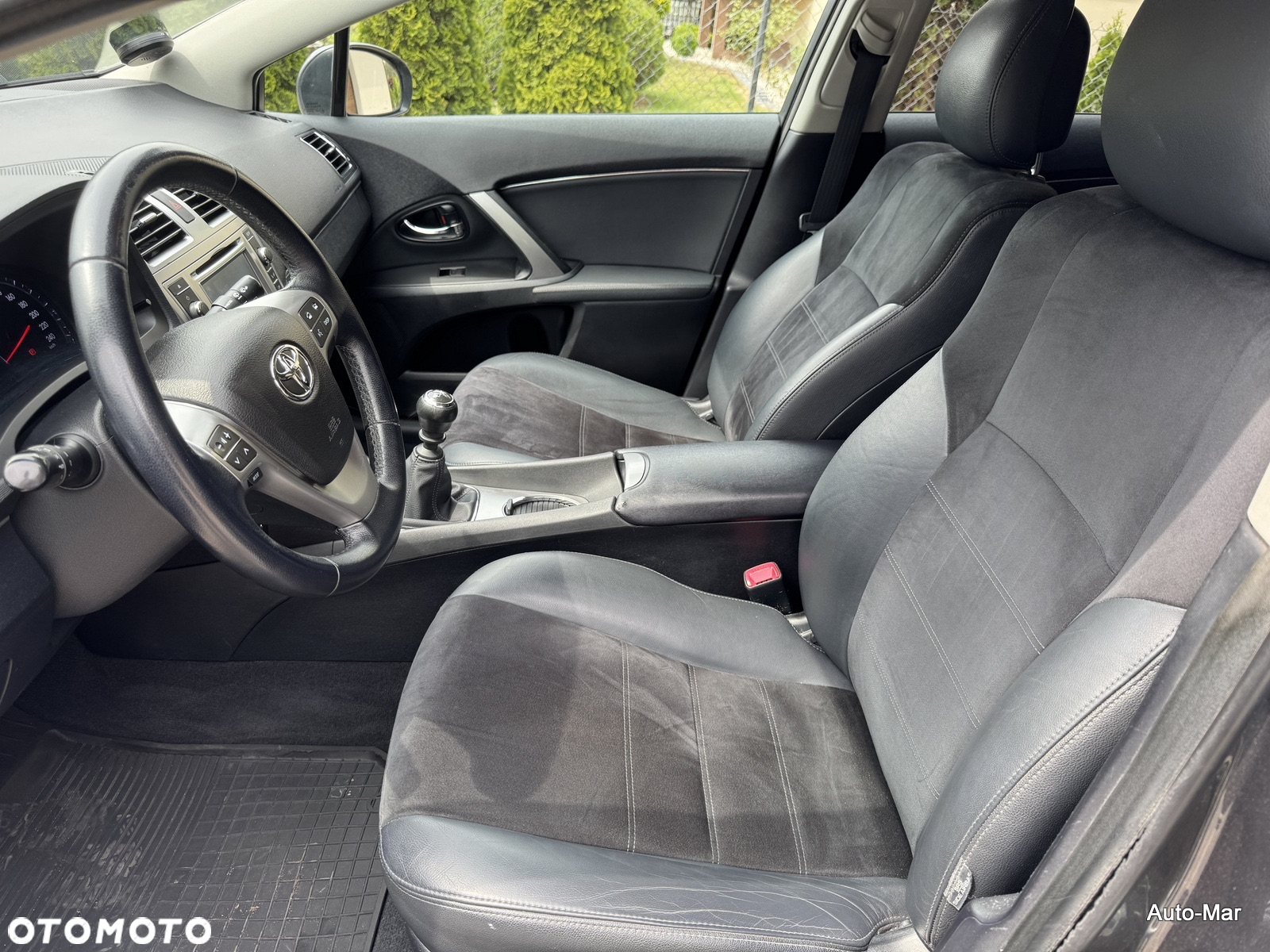 Toyota Avensis 1.8 Premium - 13