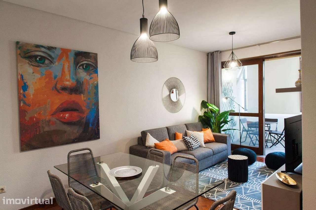 Apartamento T4 c/ Terraço e Garagem | Oportunidade de Investimento - Grande imagem: 2/18