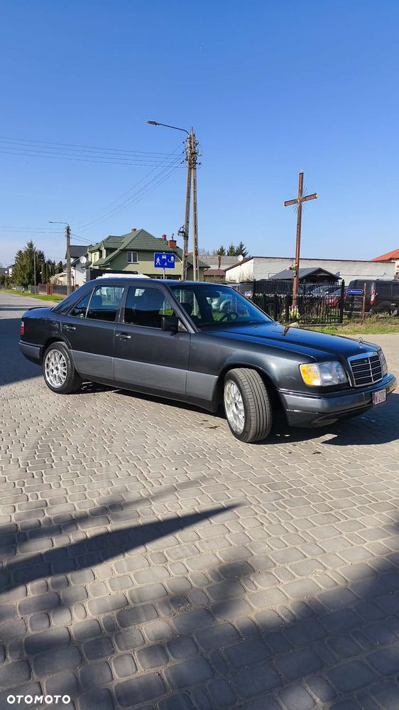 Mercedes-Benz W124 (1984-1993) ver-320-avantgarde - 7