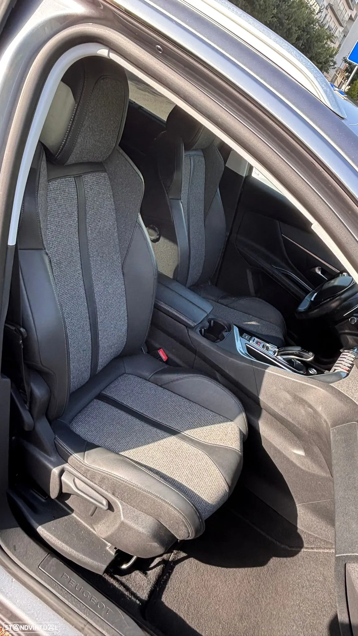Peugeot 5008 1.5 BlueHDi Allure EAT8 - 8