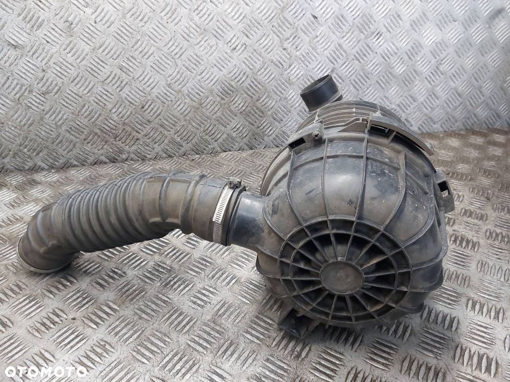 OBUDOWA FILTRA POWIETRZA + RURA DOLOT TRAFIC I 2.5 D 89-00 7700300552 - 3