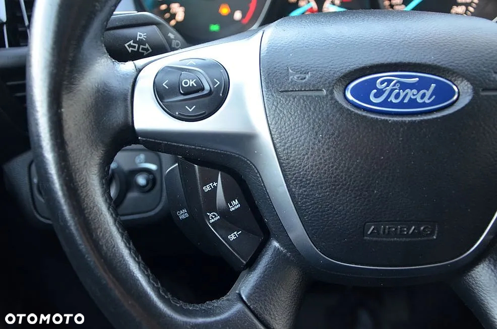Ford Kuga 2.0 TDCi 2x4 Titanium - 17