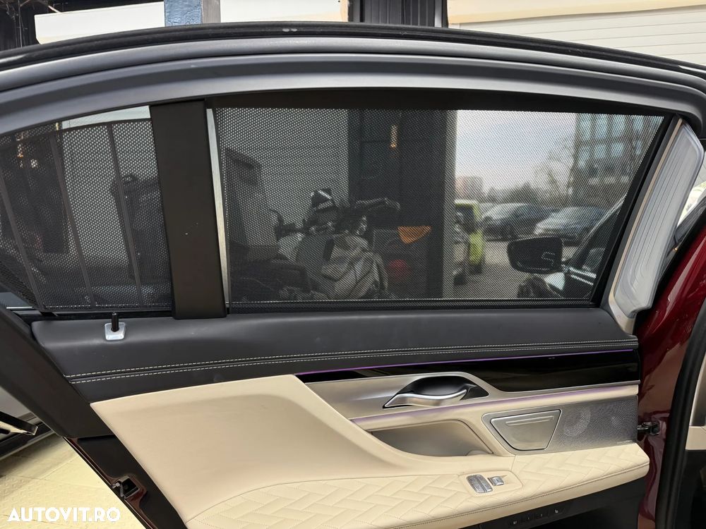 BMW Seria 7 740Ld xDrive - 32