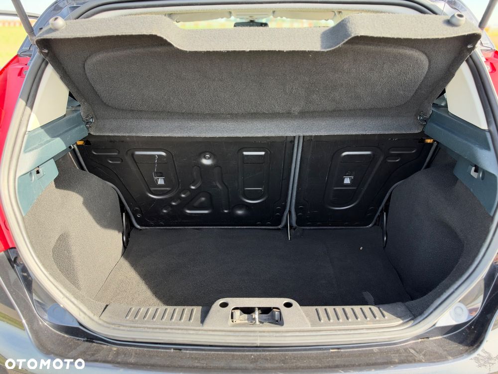 Ford Fiesta 1.4 Autom Titanium - 25