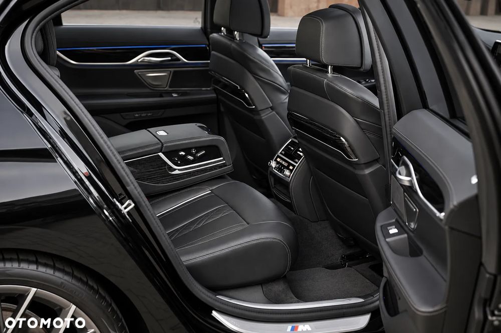BMW Seria 7 - 27