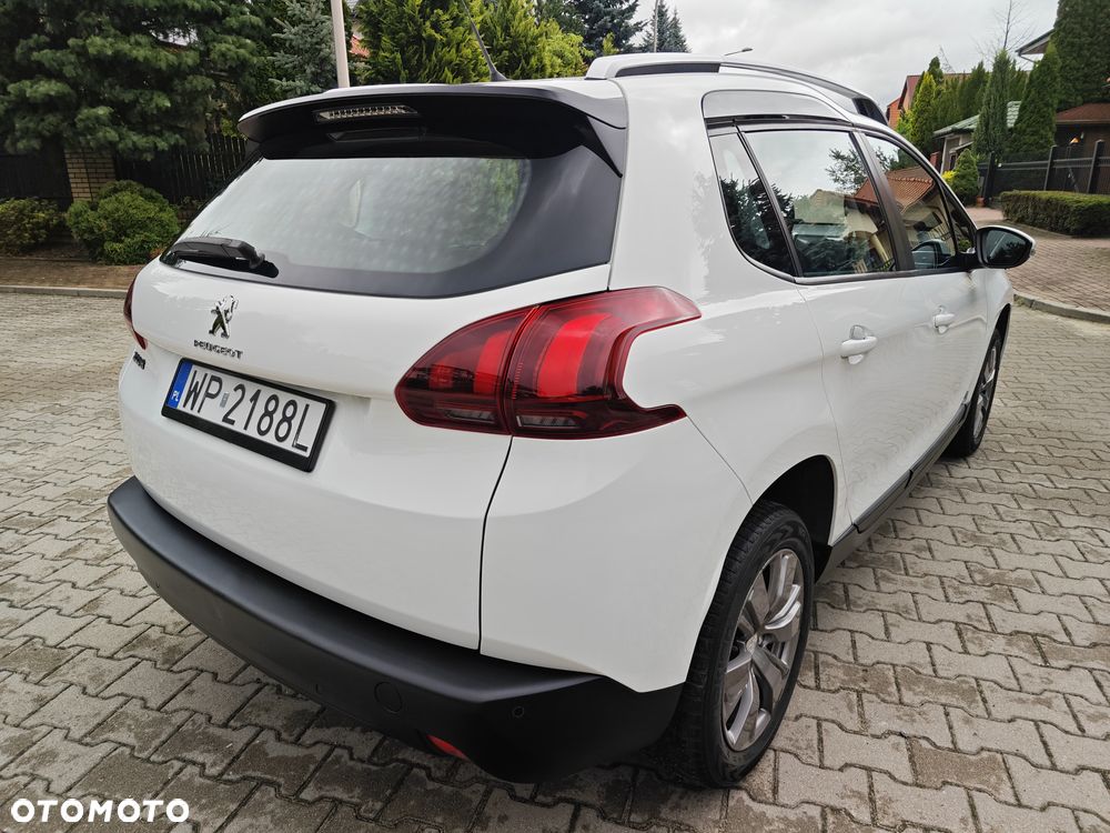 Peugeot 2008 1.2 Pure Tech Active S&S - 11