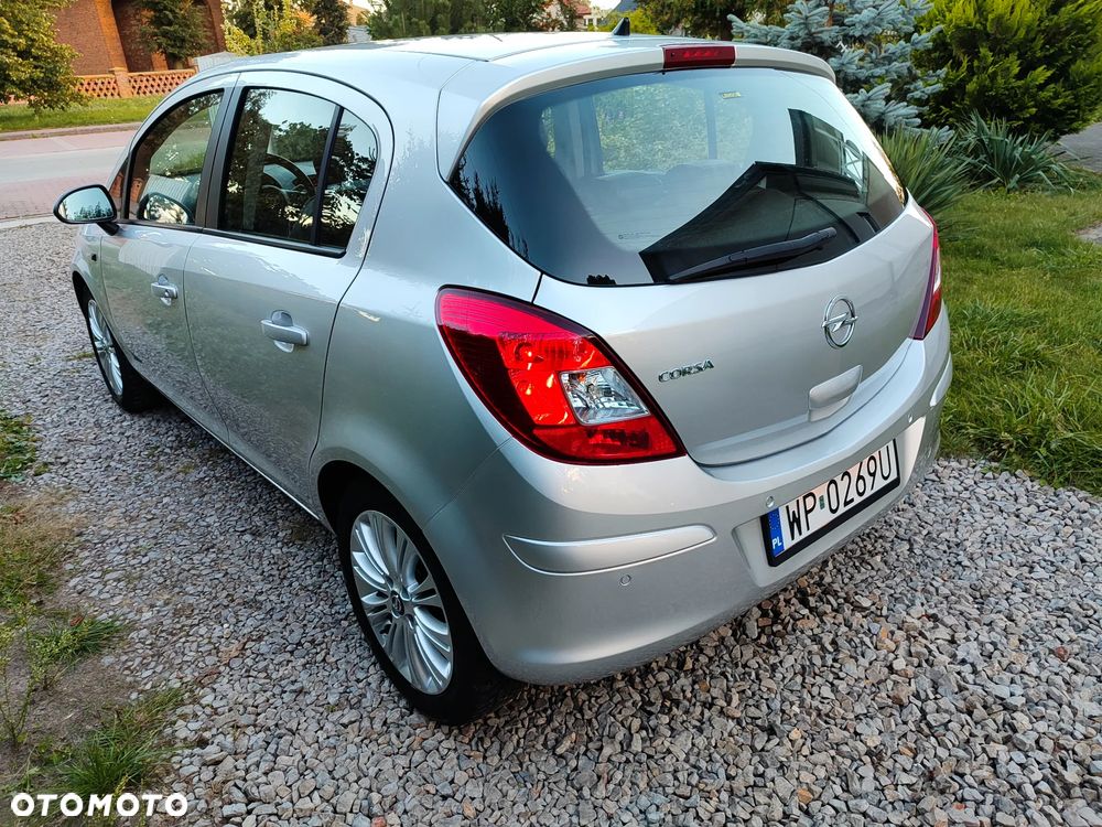 Opel Corsa 1.4 16V Cosmo - 20