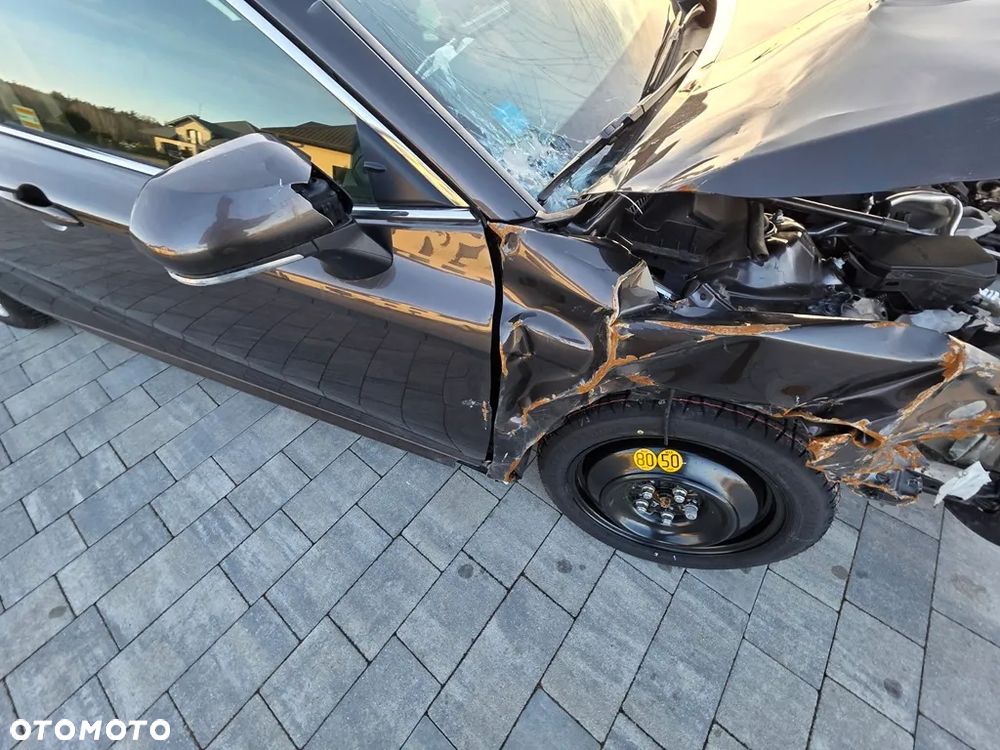 Toyota Camry 2.5 Hybrid Comfort CVT - 18