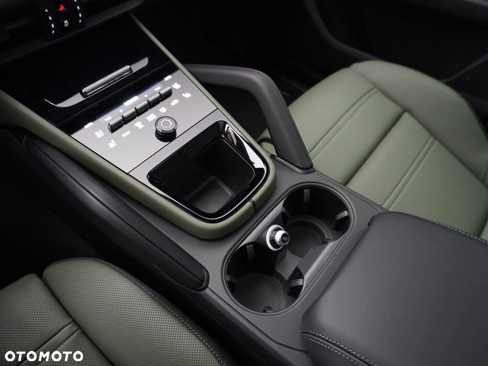 Porsche Cayenne E-Hybrid PHEV Black Edition - 29