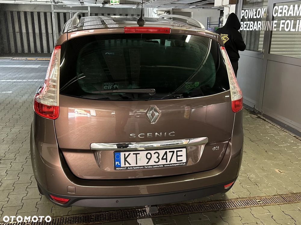 Renault Scenic 1.6 dCi Energy Privilege - 11
