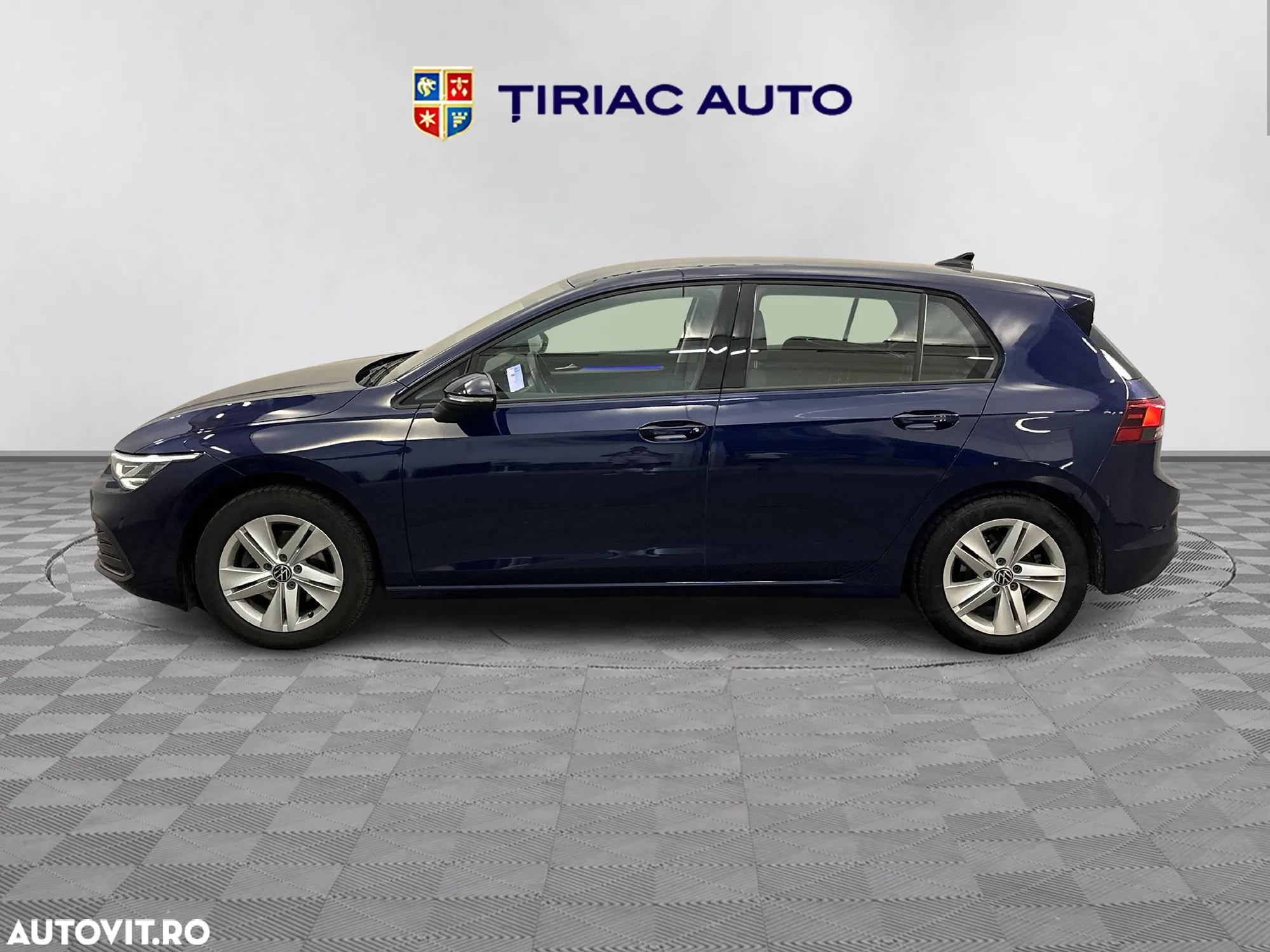 Volkswagen Golf - 2