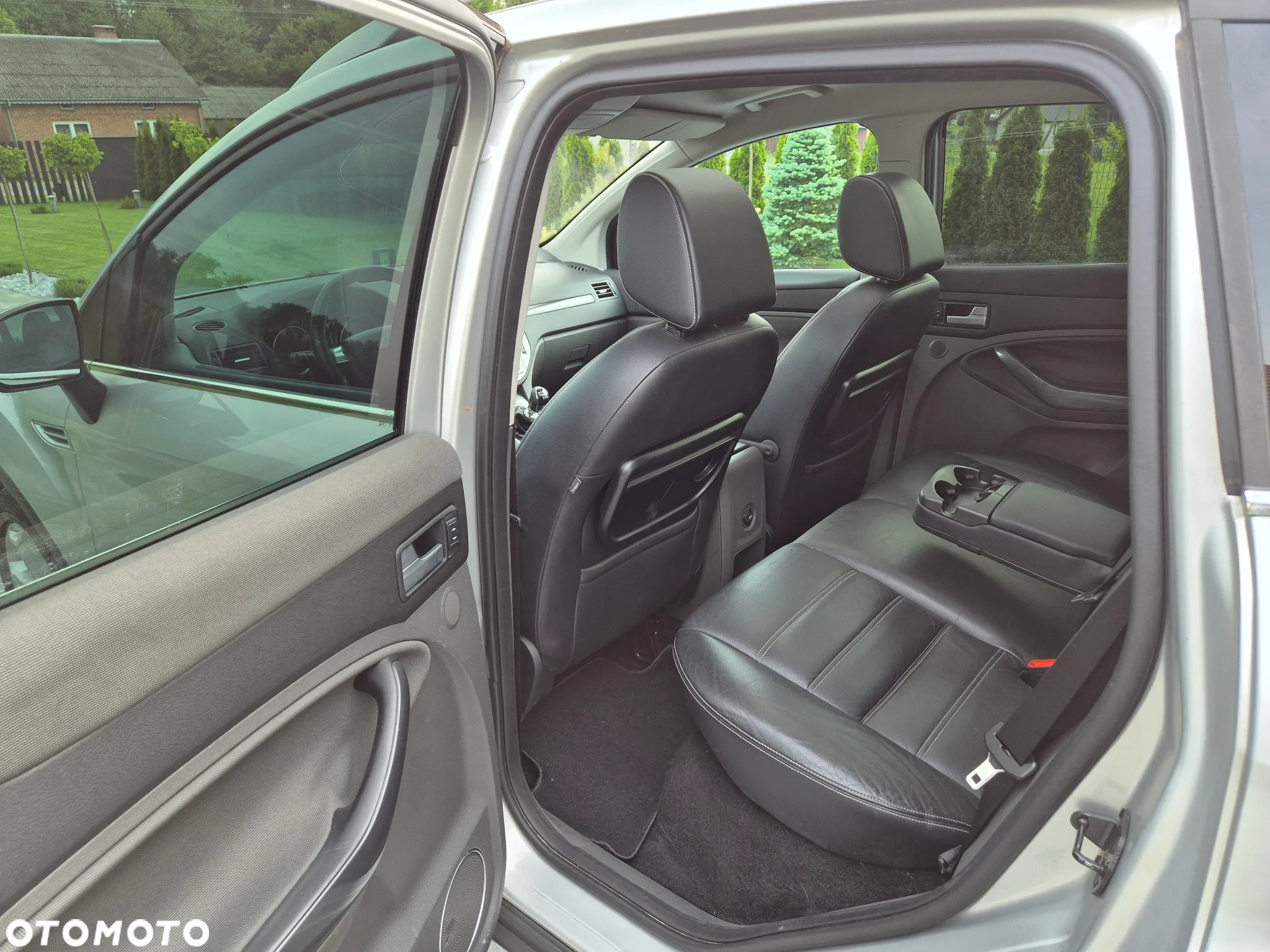 Ford Kuga 2.0 TDCi 2x4 Titanium - 20