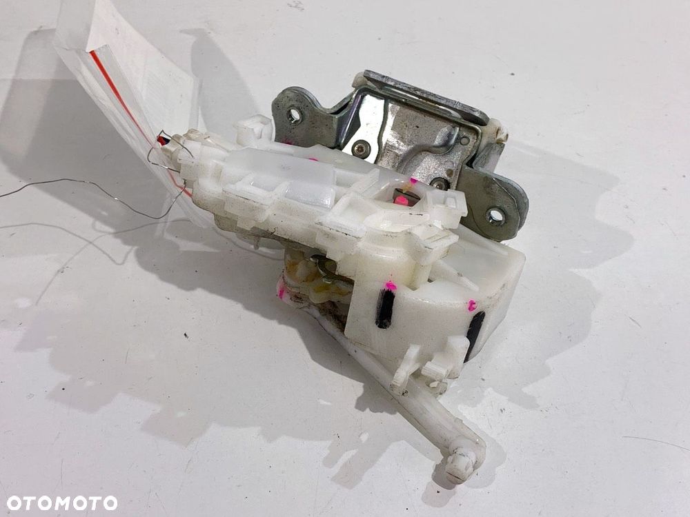 ZAMEK KLAPY TYŁ  MITSUBISHI MIRAGE / SPACE STAR VI liftback (A0_A) 2012 - 2022 1.0 (A05A) 52 kW [71 - 3