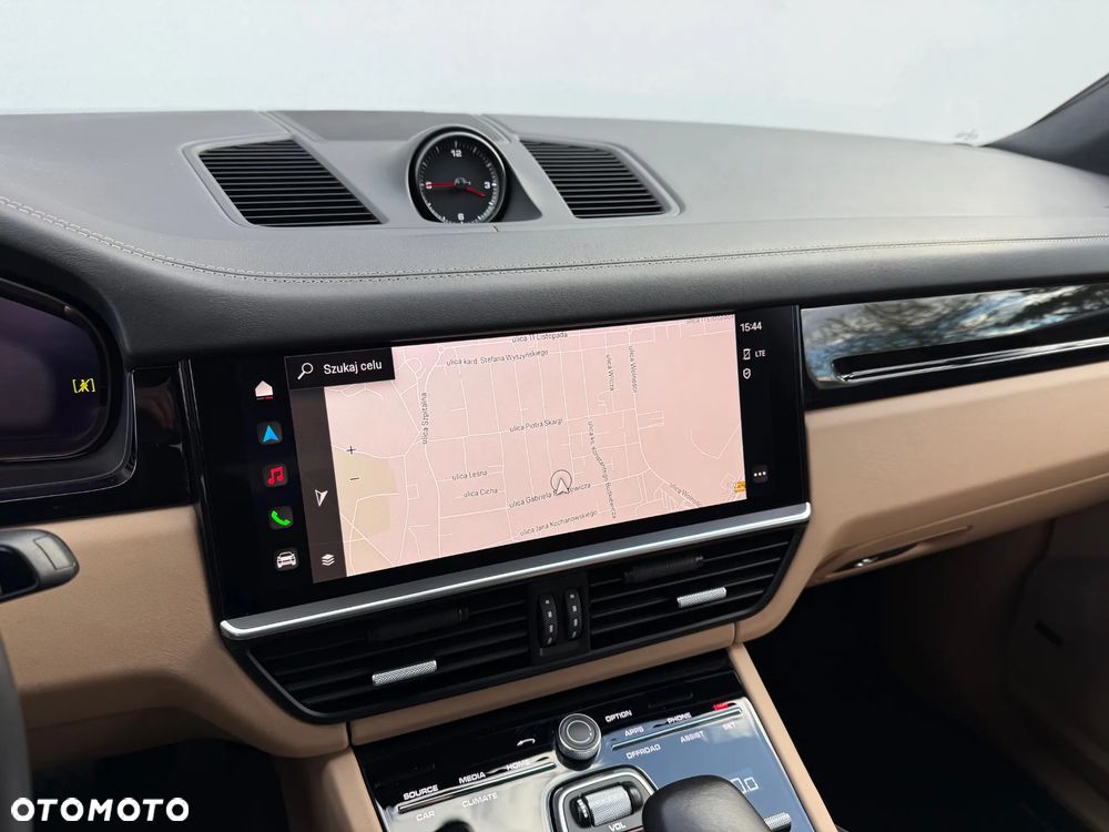 Porsche Cayenne Coupe Platinum Edition - 17
