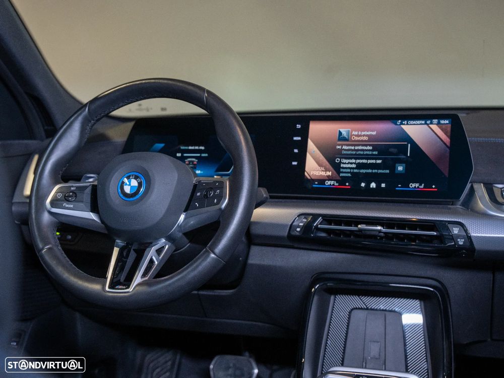 BMW iX2 eDrive20 Pack Desportivo M - 8