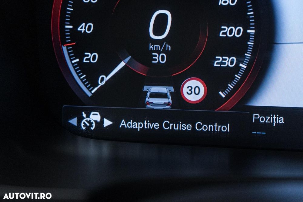 Volvo S90 D4 Geartronic Momentum Pro - 25