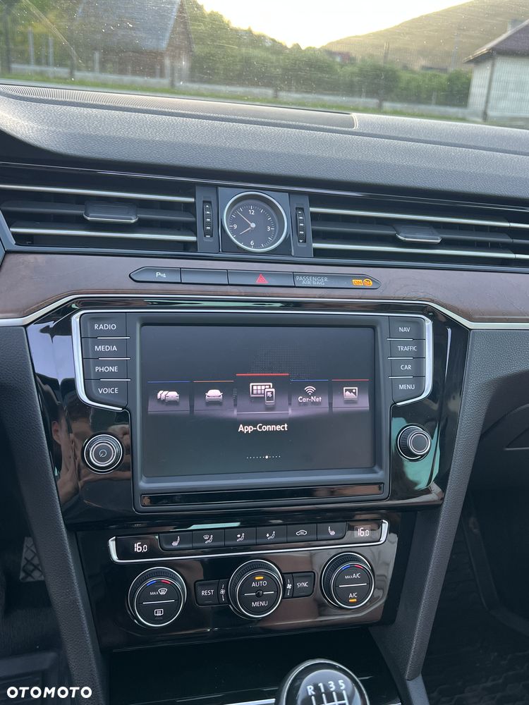 Volkswagen Passat 2.0 TDI BMT Highline - 8