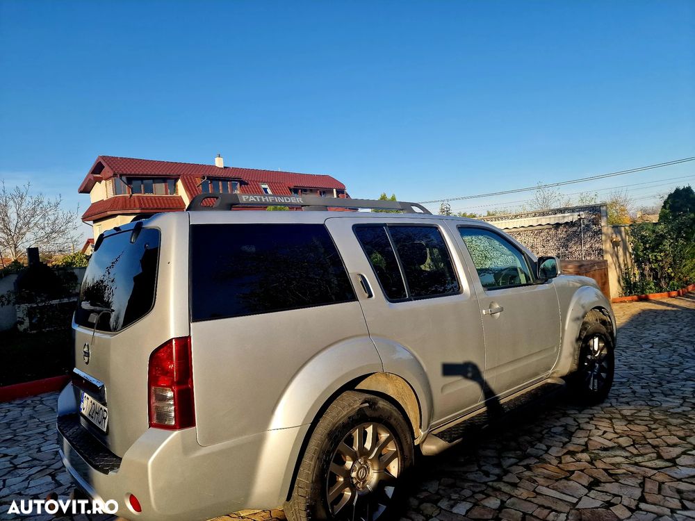 Nissan Pathfinder - 3