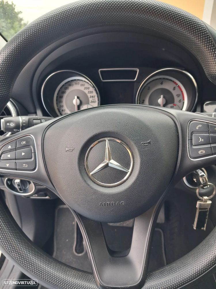 Mercedes-Benz CLA 200 d Shooting Brake Urban Aut. - 9
