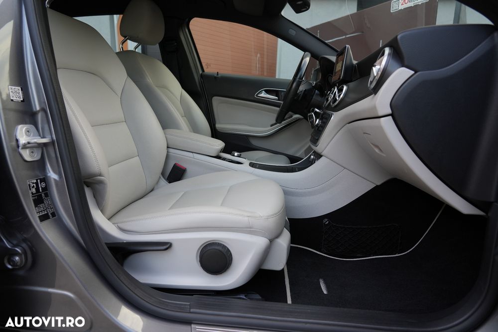 Mercedes-Benz GLA 220 d 4MATIC 7G-DCT - 22