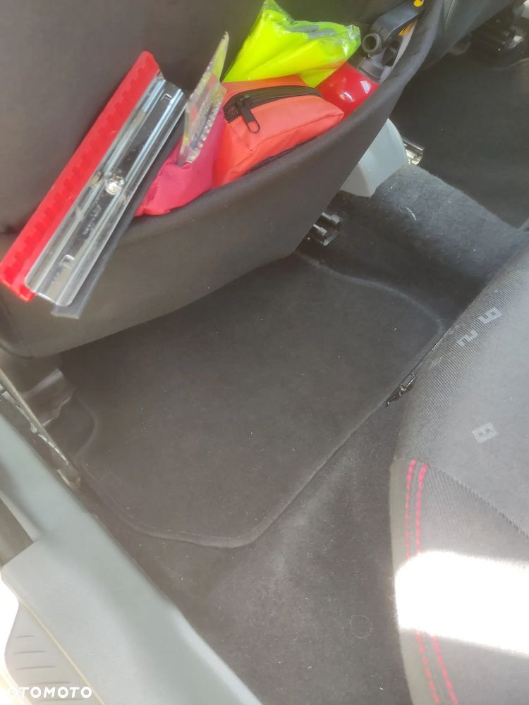 Mazda 2 - 13