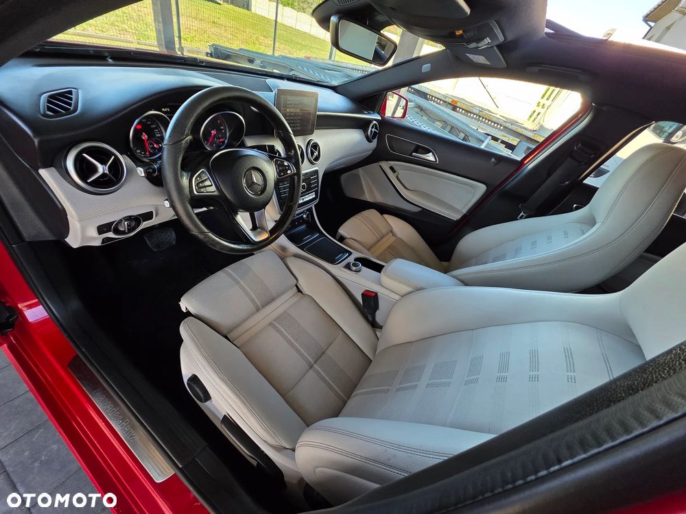 Mercedes-Benz Klasa A 200 CDI 4Matic 7G-DCT AMG Line - 30