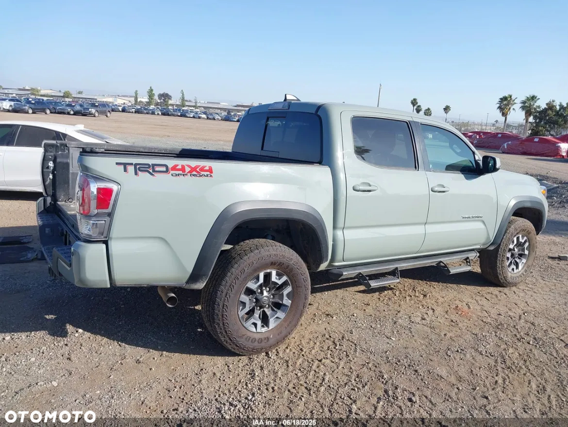 Toyota Tacoma - 10