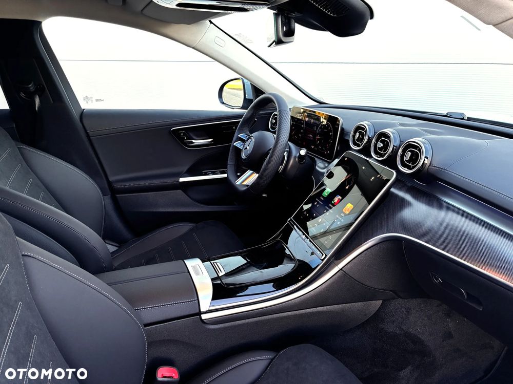 Mercedes-Benz C-Class 2026 photo 5