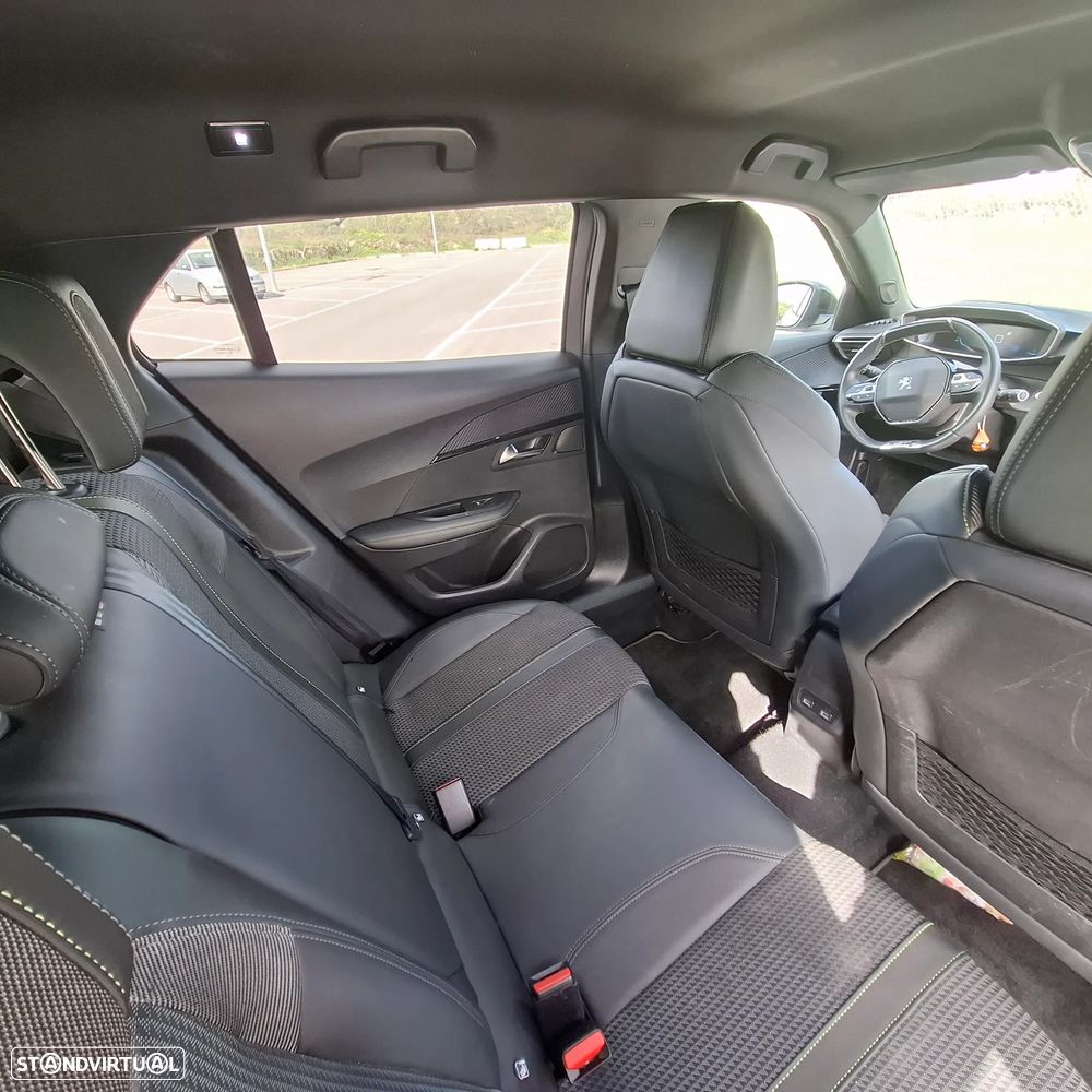 Peugeot 2008 1.2 PureTech GT - 12