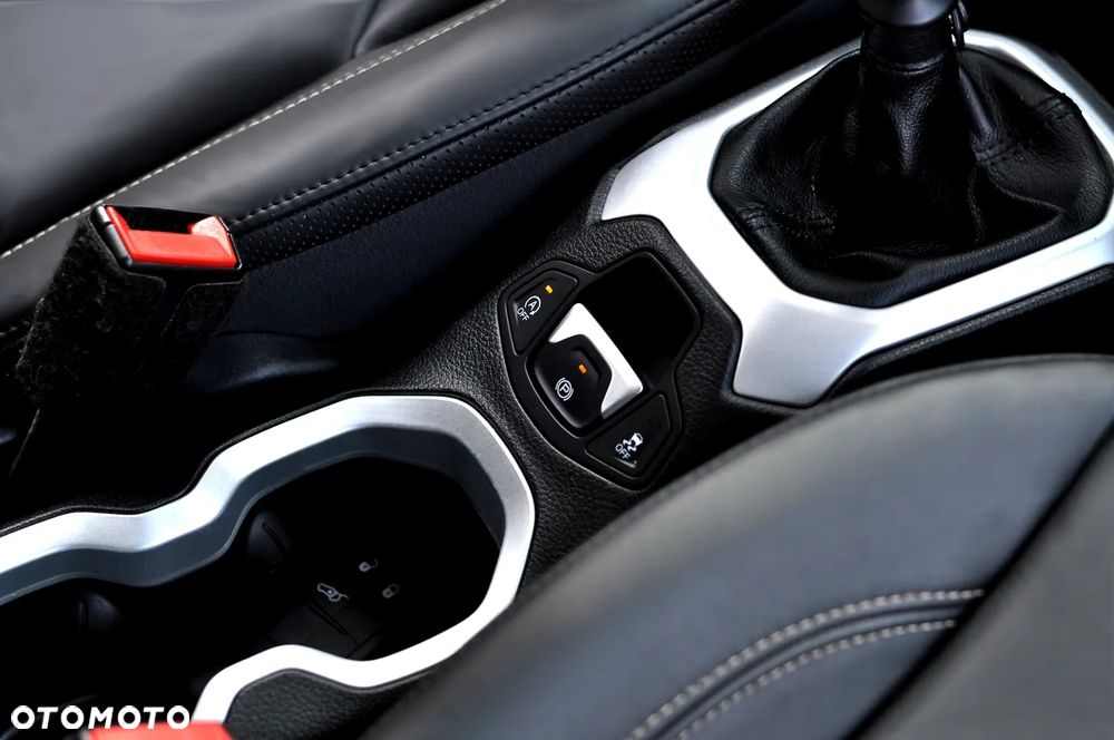 Jeep Renegade 1.4 MultiAir Limited FWD S&S - 34