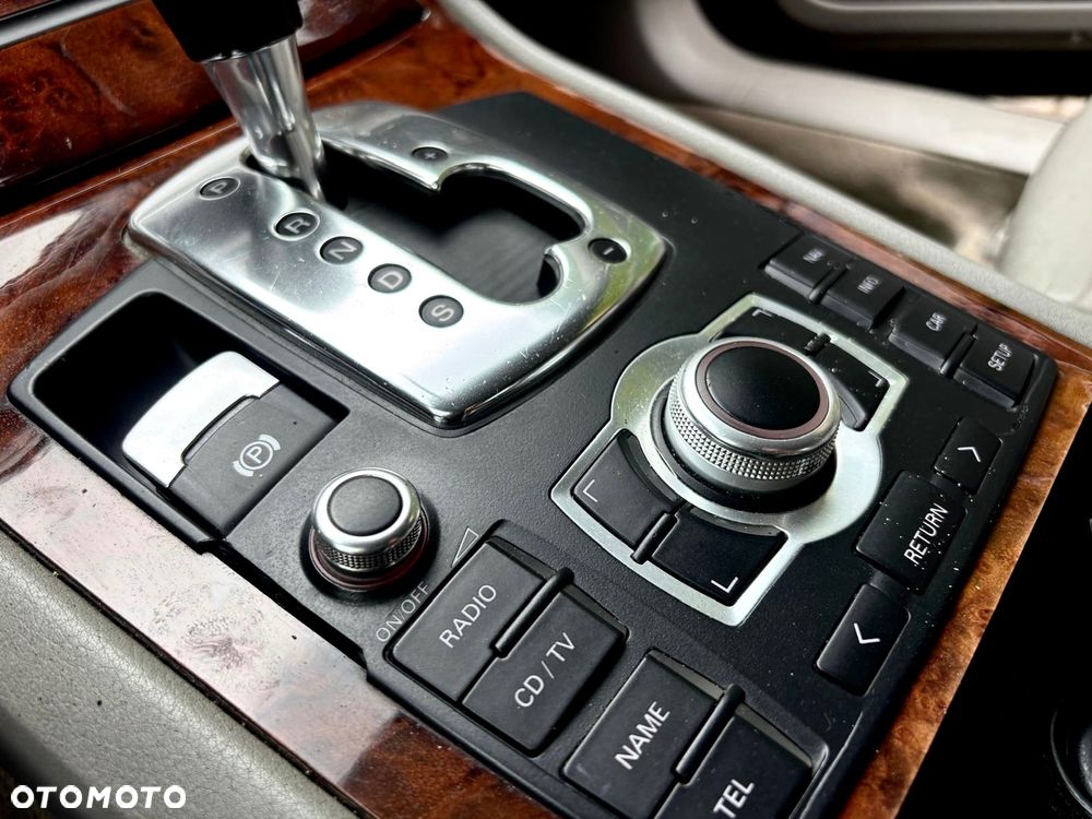 Audi A8 3.0 TDI Quattro - 12