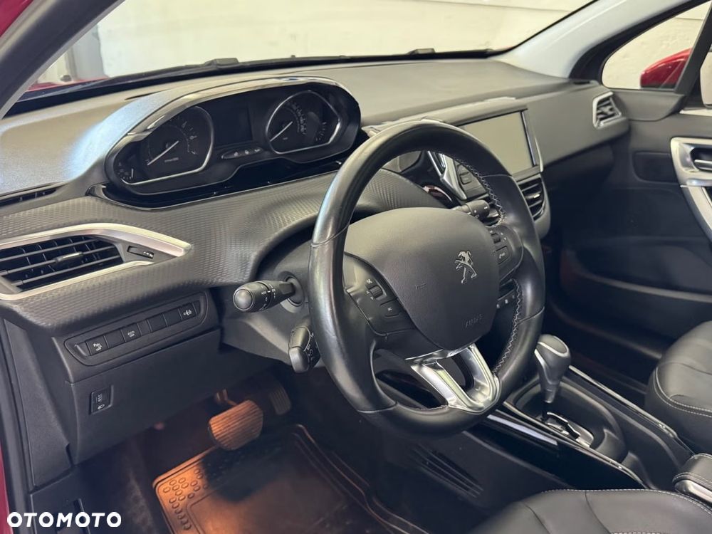 Peugeot 2008 1.2 Pure Tech Allure S&S EAT6 - 24